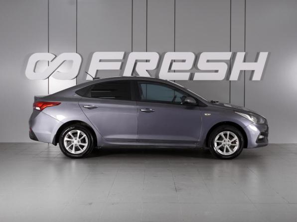 Hyundai Solaris II с пробегом 2018 года, цена 1 391 000 рублей, 133525 км, седан, Автокод Объявления