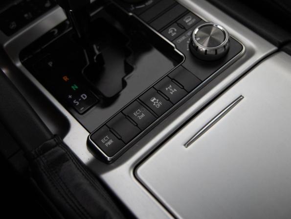 Toyota Land Cruiser 200 Series Рестайлинг 2 с пробегом 2016 года, цена 6 590 000 рублей, 98004 км, внедорожник, Автокод Объявления