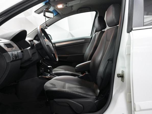 Opel Astra H Рестайлинг с пробегом 2012 года, цена 555 000 рублей, 272400 км, седан, Автокод Объявления