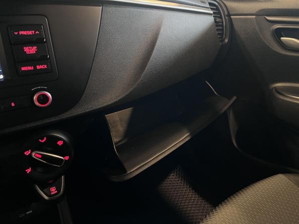 Kia Rio IV Рестайлинг с пробегом 2021 года, цена 1 385 000 рублей, 98097 км, седан, Автокод Объявления