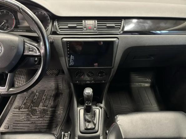 Skoda Rapid I с пробегом 2015 года, цена 799 000 рублей, 153000 км, лифтбек, Автокод Объявления