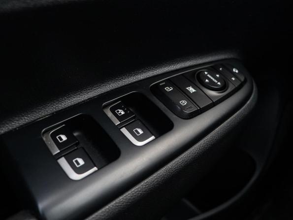 Kia Rio IV Рестайлинг с пробегом 2021 года, цена 2 250 000 рублей, 65455 км, хэтчбек, Автокод Объявления