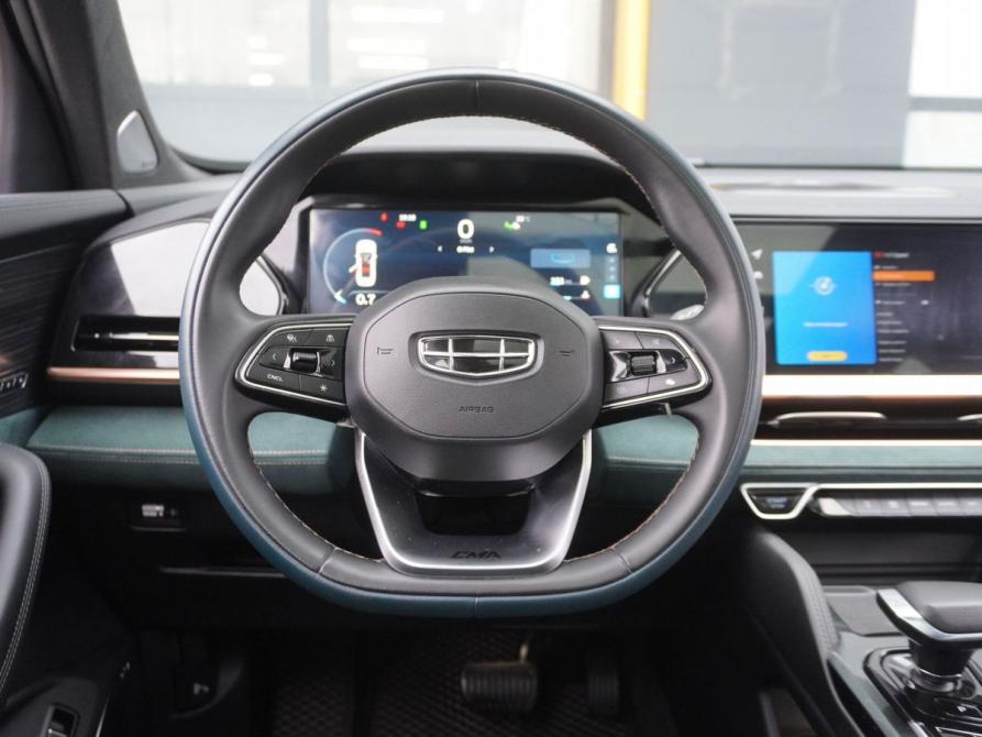 Geely Monjaro I Москва  - изображение 17