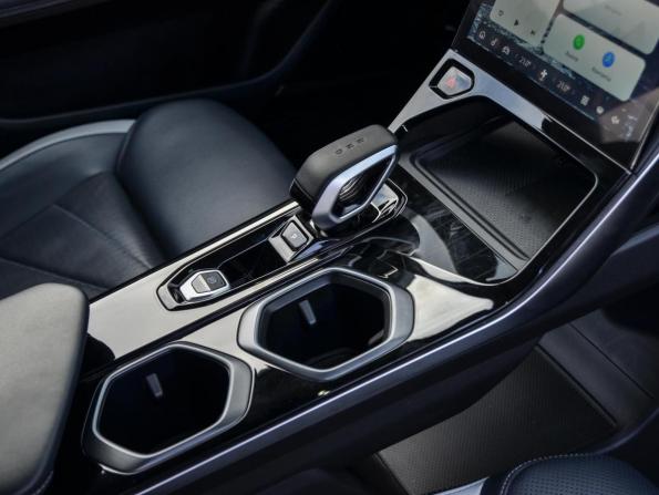 Geely Atlas II с пробегом 2024 года, цена 3 280 000 рублей, 30720 км, внедорожник, Автокод Объявления