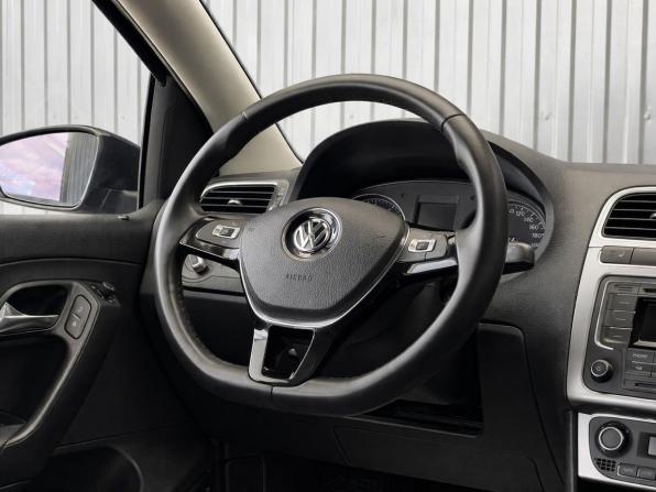 Volkswagen Polo V Рестайлинг с пробегом 2016 года, цена 1 257 000 рублей, 85443 км, седан, Автокод Объявления