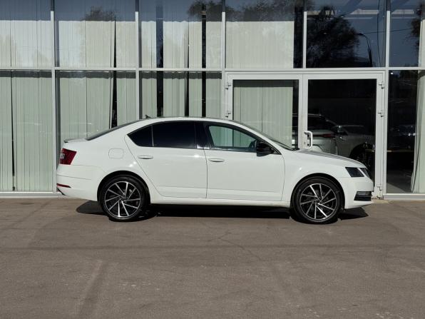 Skoda Octavia III (A7) Рестайлинг с пробегом 2019 года, цена 1 650 000 рублей, 185344 км, лифтбек, Автокод Объявления