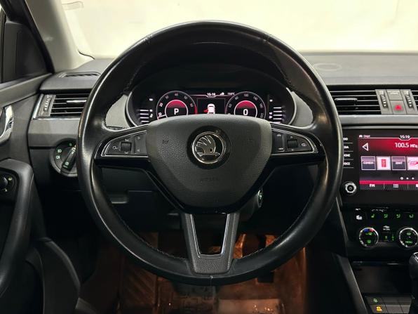 Skoda Octavia III (A7) Рестайлинг с пробегом 2019 года, цена 2 020 000 рублей, 117000 км, лифтбек, Автокод Объявления