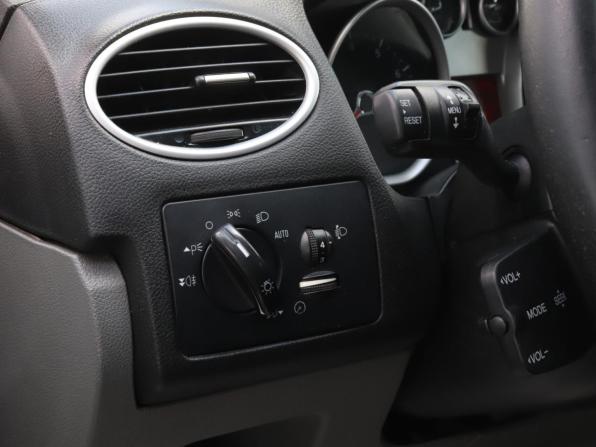 Ford Focus II Рестайлинг с пробегом 2008 года, цена 410 000 рублей, 295446 км, седан, Автокод Объявления