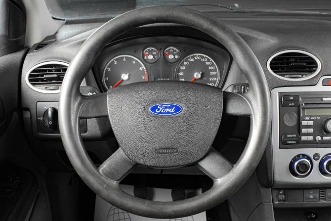 Ford Focus II с пробегом 2005 года, цена 399 000 рублей, 308000 км, седан, Автокод Объявления