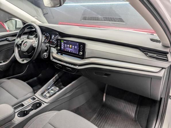 Skoda Octavia IV (A8) с пробегом 2021 года, цена 2 270 000 рублей, 76284 км, лифтбек, Автокод Объявления