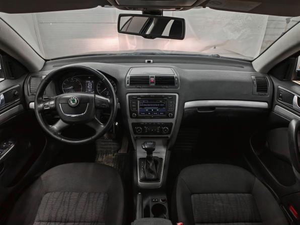 Skoda Octavia II (A5) Рестайлинг с пробегом 2013 года, цена 890 000 рублей, 203816 км, лифтбек, Автокод Объявления
