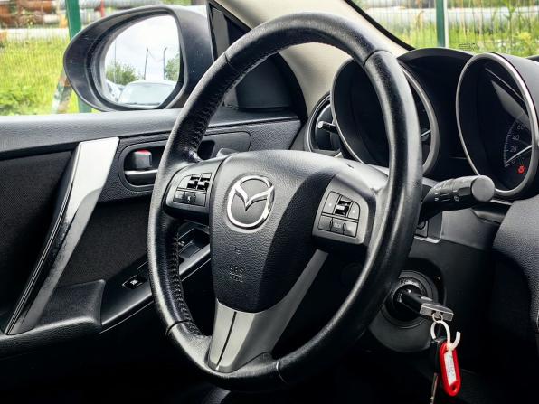 Mazda 3 II (BL) Рестайлинг с пробегом 2013 года, цена 769 000 рублей, 220000 км, хэтчбек, Автокод Объявления