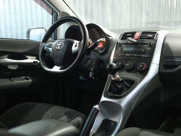 Toyota Auris I Рестайлинг с пробегом 2010 года, цена 869 000 рублей, 182280 км, хэтчбек, Автокод Объявления