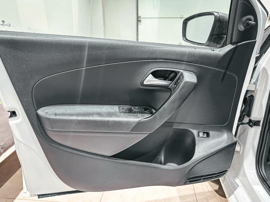 Volkswagen Polo V Рестайлинг Екатеринбург  - изображение 13
