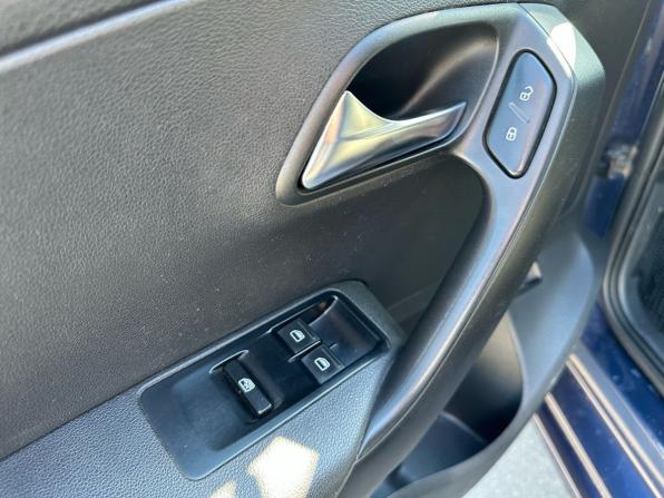 Volkswagen Polo V с пробегом 2012 года, цена 499 000 рублей, 218353 км, седан, Автокод Объявления