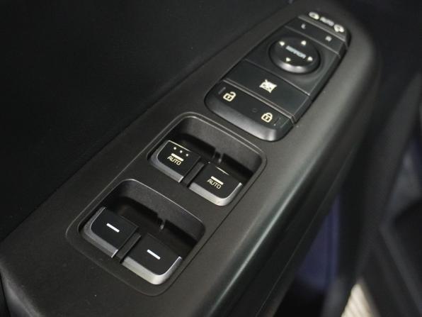Kia Sportage IV Рестайлинг с пробегом 2020 года, цена 2 520 000 рублей, 86100 км, внедорожник, Автокод Объявления