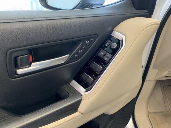 Toyota Land Cruiser 300 Series с пробегом 2021 года, цена 10 999 000 рублей, 76350 км, внедорожник, Автокод Объявления