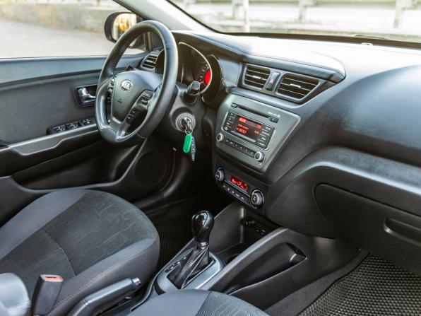 Kia Rio III Рестайлинг с пробегом 2015 года, цена 1 138 000 рублей, 176532 км, седан, Автокод Объявления