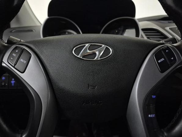 Hyundai Elantra V (MD) Рестайлинг с пробегом 2015 года, цена 1 050 000 рублей, 179423 км, седан, Автокод Объявления