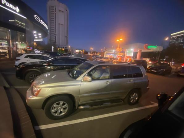 Toyota Highlander I (XU20) с пробегом 2001 года, цена 783 000 рублей, 271387 км, внедорожник, Автокод Объявления