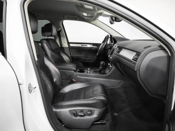 Volkswagen Touareg II Рестайлинг с пробегом 2015 года, цена 2 189 000 рублей, 231630 км, внедорожник, Автокод Объявления