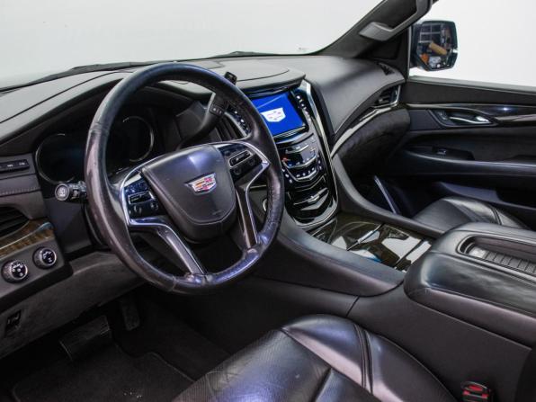 Cadillac Escalade IV с пробегом 2019 года, цена 3 808 000 рублей, 236952 км, внедорожник, Автокод Объявления