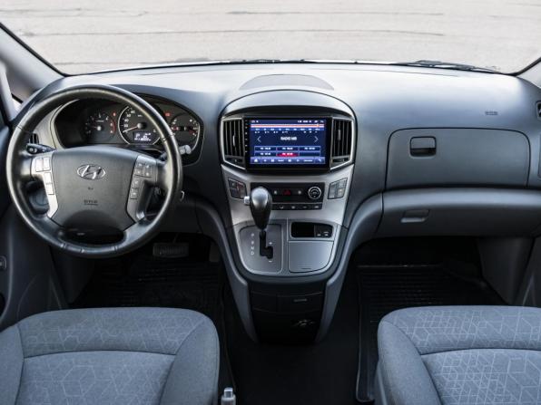 Hyundai H-1 II Рестайлинг 2 с пробегом 2020 года, цена 3 000 000 рублей, 118001 км, минивэн, Автокод Объявления