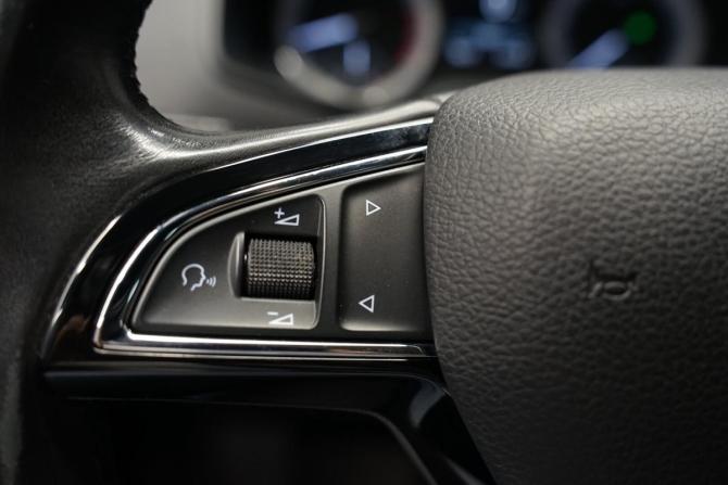 Skoda Karoq I с пробегом 2020 года, цена 2 322 000 рублей, 78253 км, внедорожник, Автокод Объявления