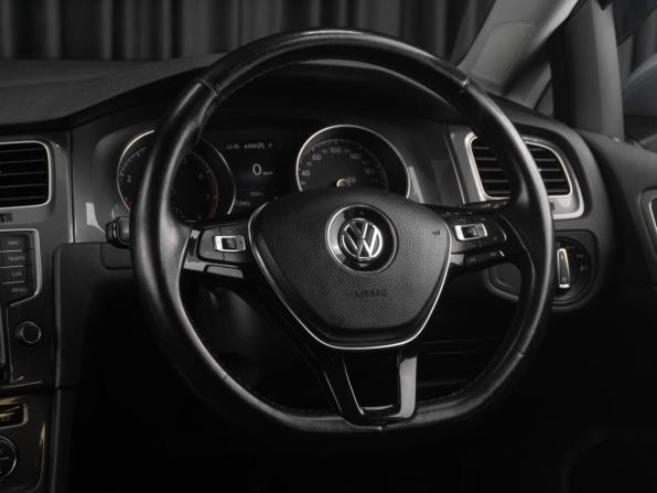 Volkswagen Golf VII Рестайлинг с пробегом 2017 года, цена 1 799 000 рублей, 172982 км, универсал, Автокод Объявления