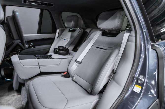 Новый Land Rover Range Rover V 2025 года, цена 34 100 000 рублей, внедорожник, Автокод Объявления