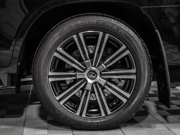 Lexus LX III Рестайлинг 2 с пробегом 2018 года, цена 9 334 277 рублей, 45500 км, внедорожник, Автокод Объявления
