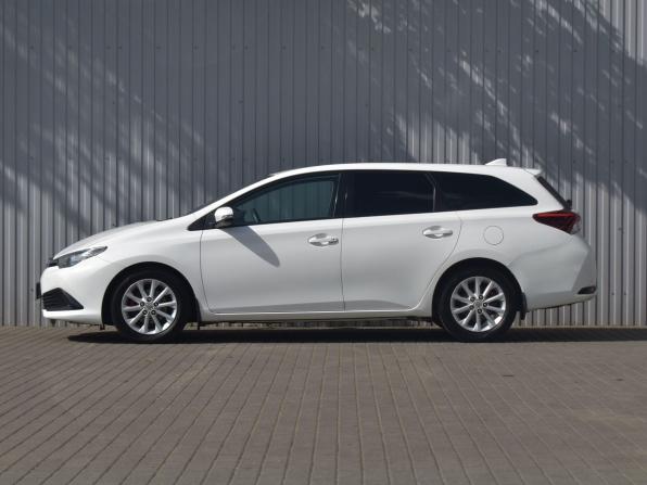 Toyota Auris II Рестайлинг с пробегом 2018 года, цена 1 449 000 рублей, 130273 км, универсал, Автокод Объявления