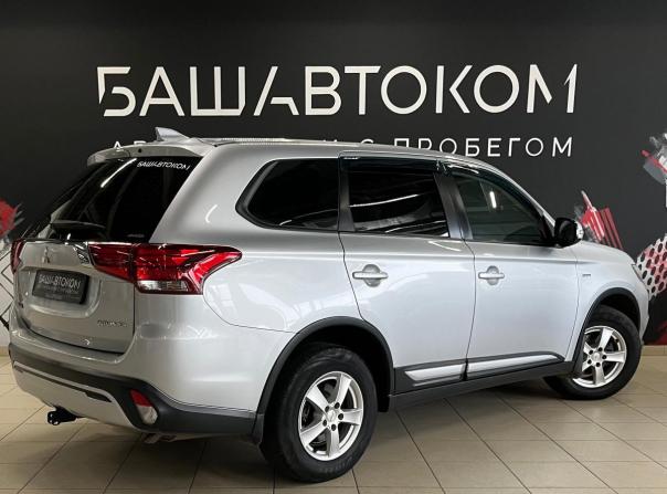 Mitsubishi Outlander III Рестайлинг 3 с пробегом 2019 года, цена 2 200 000 рублей, 125025 км, внедорожник, Автокод Объявления