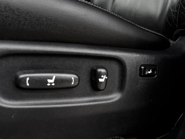 Toyota Land Cruiser 200 Series Рестайлинг 1 с пробегом 2013 года, цена 3 720 000 рублей, 277358 км, внедорожник, Автокод Объявления