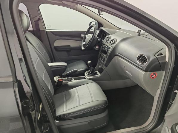 Ford Focus II Рестайлинг с пробегом 2010 года, цена 580 000 рублей, 120000 км, седан, Автокод Объявления
