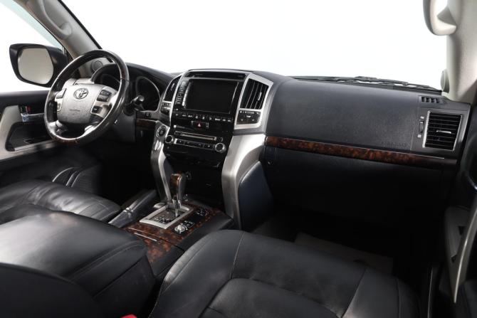 Toyota Land Cruiser 200 Series Рестайлинг 1 с пробегом 2015 года, цена 4 399 000 рублей, 168000 км, внедорожник, Автокод Объявления