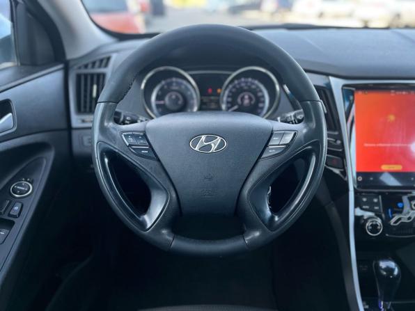 Hyundai Sonata VI (YF) с пробегом 2011 года, цена 920 000 рублей, 260000 км, седан, Автокод Объявления