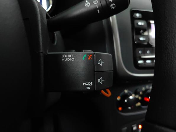 Renault Sandero II Рестайлинг с пробегом 2020 года, цена 1 248 000 рублей, 95831 км, хэтчбек, Автокод Объявления