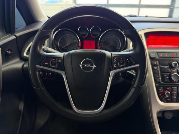 Opel Astra J с пробегом 2011 года, цена 750 000 рублей, 98668 км, хэтчбек, Автокод Объявления