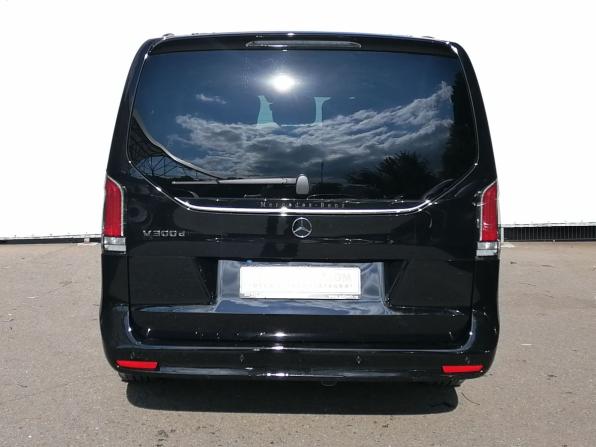 Mercedes-Benz V-Класс III (W447) Рестайлинг 2 с пробегом 2024 года, цена 12 850 000 рублей, 17 км, минивэн, Автокод Объявления