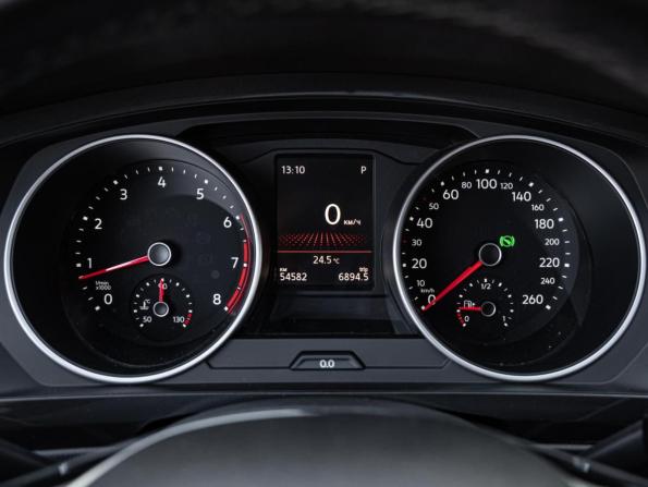 Volkswagen Tiguan II с пробегом 2018 года, цена 2 600 000 рублей, 54582 км, внедорожник, Автокод Объявления