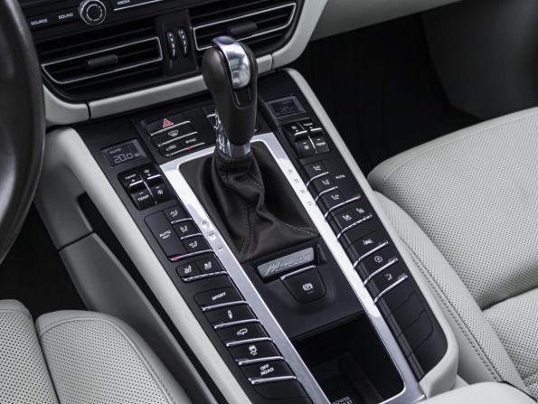 Porsche Macan I Рестайлинг с пробегом 2019 года, цена 4 702 500 рублей, 89002 км, внедорожник, Автокод Объявления