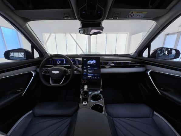 Geely Atlas II с пробегом 2024 года, цена 2 825 000 рублей, 31681 км, внедорожник, Автокод Объявления