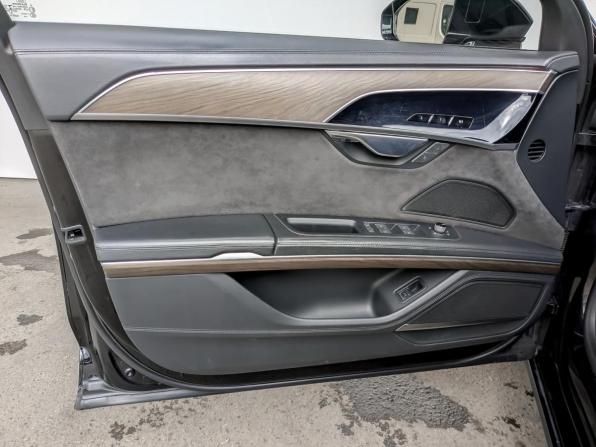 Audi A8 IV (D5) с пробегом 2019 года, цена 3 909 000 рублей, 193337 км, седан, Автокод Объявления