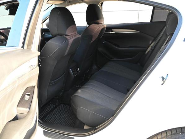 Mazda 6 III (GJ) Рестайлинг 2 с пробегом 2018 года, цена 1 799 000 рублей, 210584 км, седан, Автокод Объявления