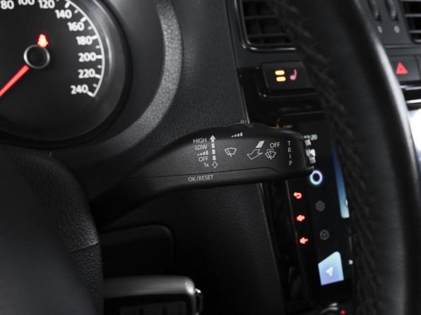Volkswagen Polo V Рестайлинг с пробегом 2018 года, цена 1 380 000 рублей, 132508 км, седан, Автокод Объявления
