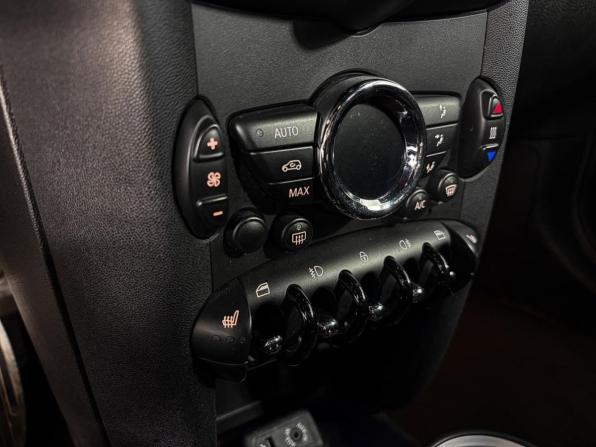 Mini Hatch II (R56) Рестайлинг с пробегом 2013 года, цена 1 612 000 рублей, 184215 км, хэтчбек, Автокод Объявления
