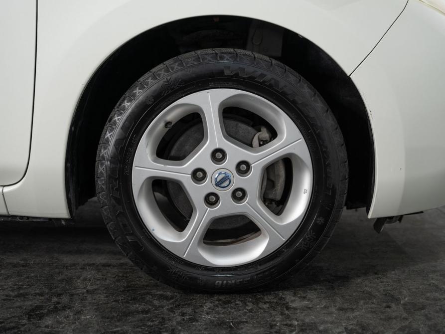Nissan Leaf I (ZE0/AZE0) Иркутск  - изображение 19