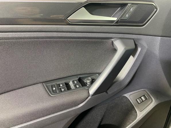 Volkswagen Tiguan II с пробегом 2016 года, цена 2 049 000 рублей, 164371 км, внедорожник, Автокод Объявления