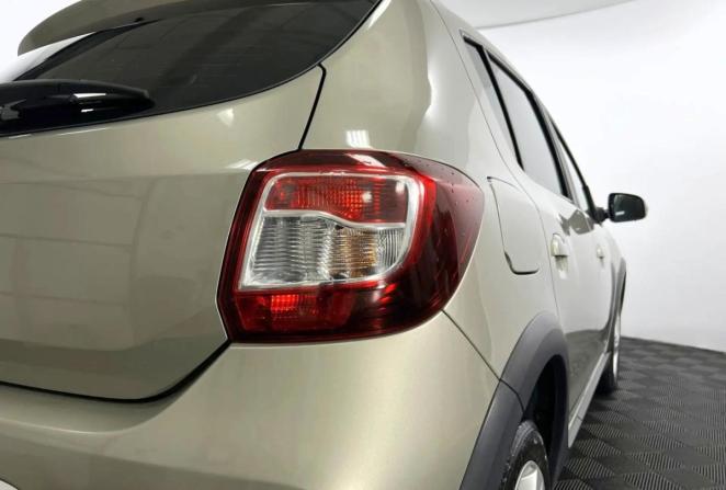 Renault Sandero II с пробегом 2018 года, цена 925 000 рублей, 165716 км, хэтчбек, Автокод Объявления